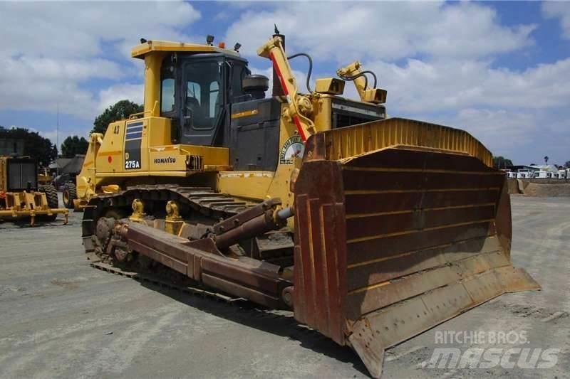Komatsu D275A-5 Pásové dozery