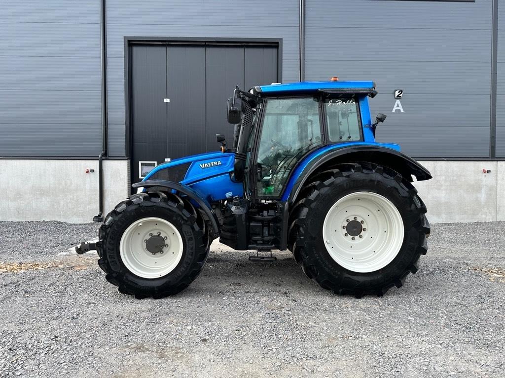 Valtra N 123 Traktory