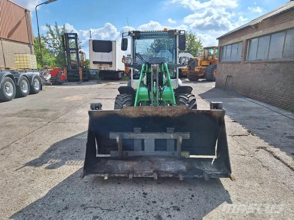 Liebherr L506C Mininakladače
