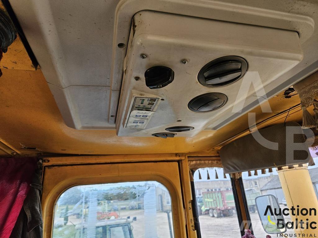  Kirovec K-701 Traktory