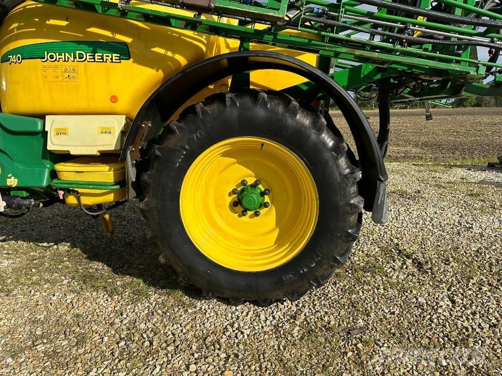 John Deere 740 Tažené postřikovače