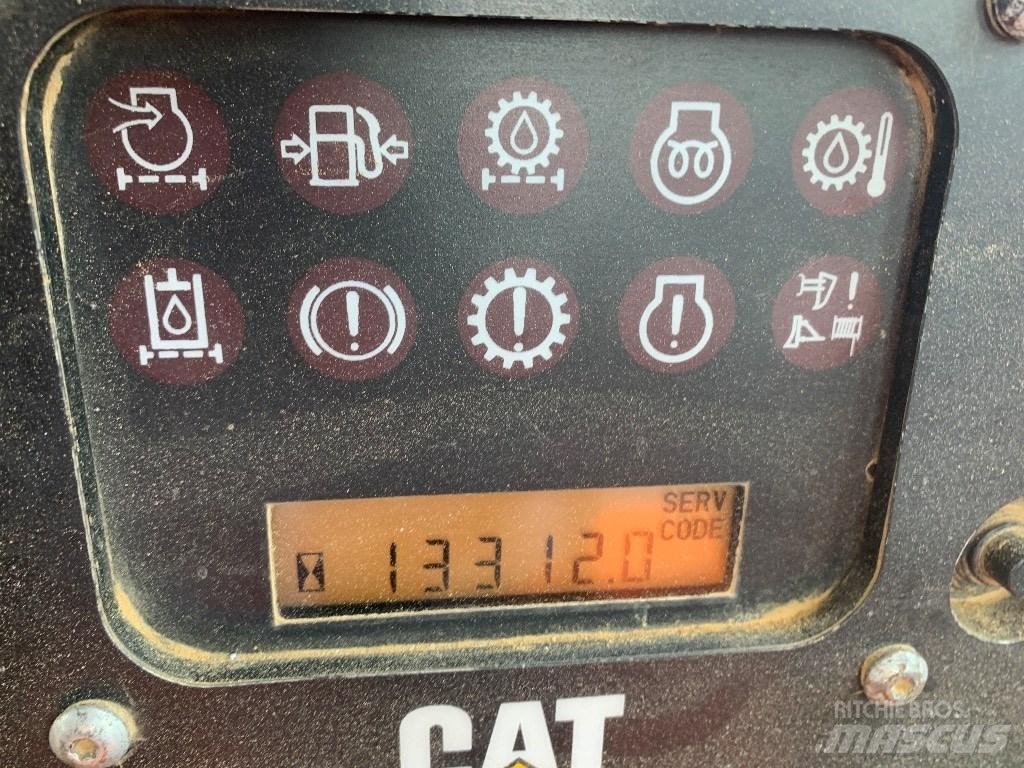 CAT D 6 T Pásové dozery