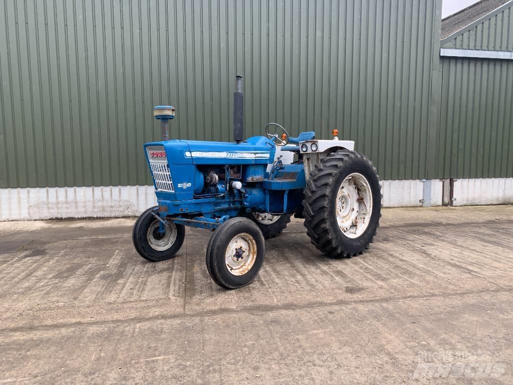 Ford 7000 Traktory