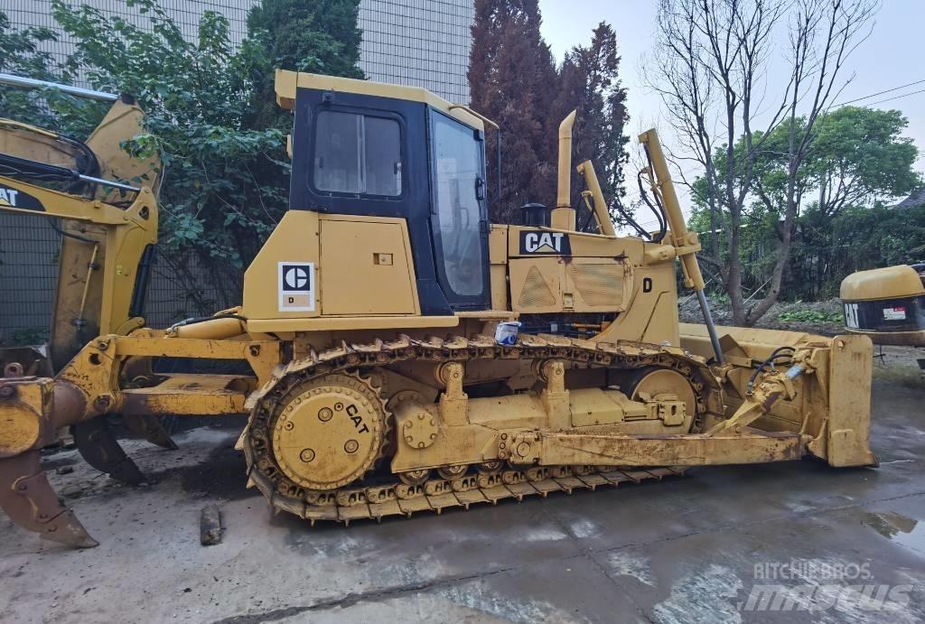 CAT D 7 G Pásové dozery