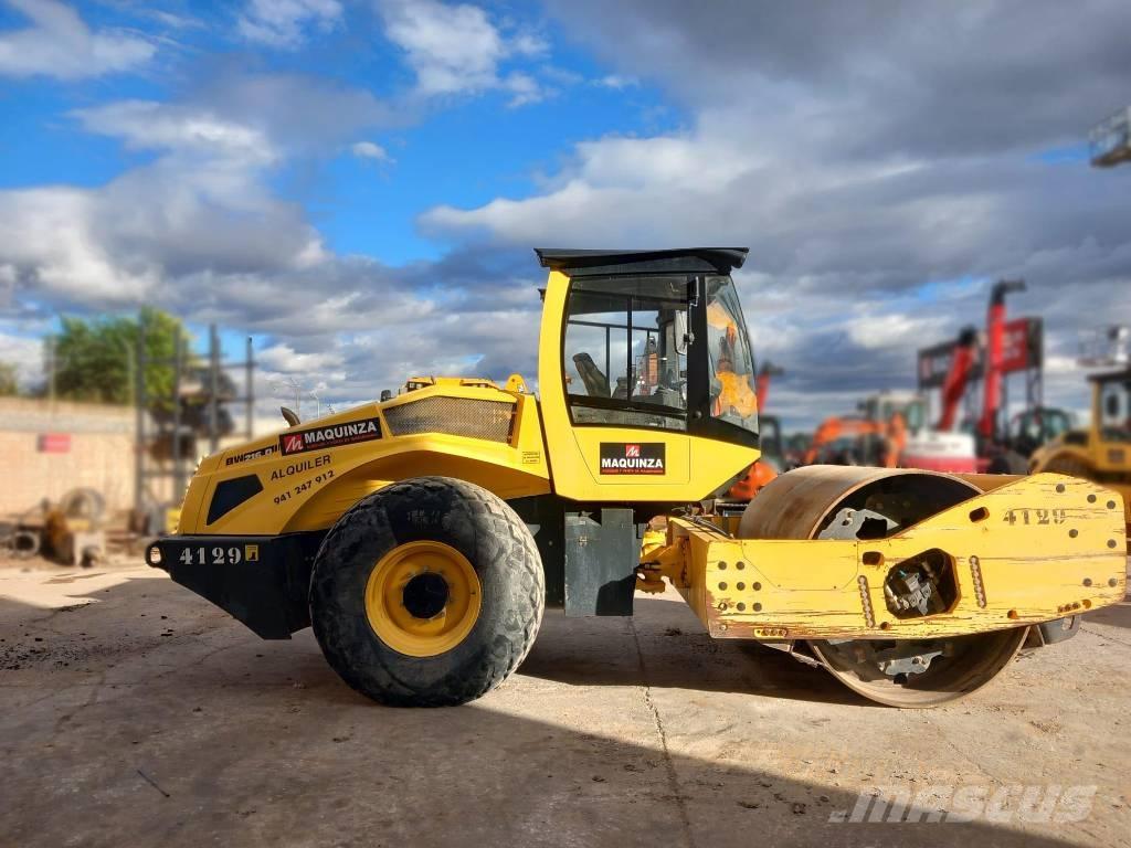 Bomag BW 216 Tahačové válce