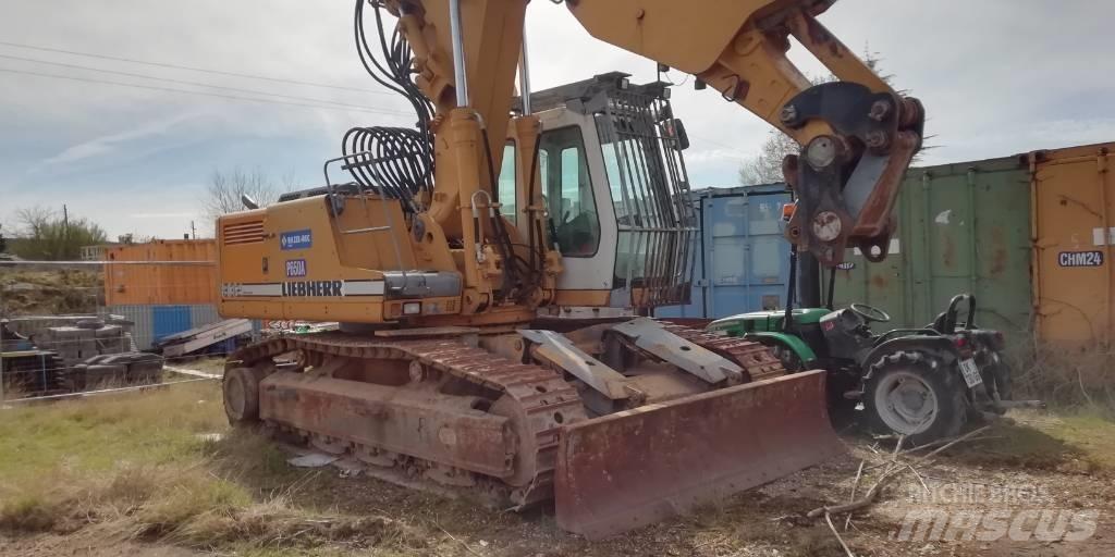 Liebherr R 932 T Speciální bagry