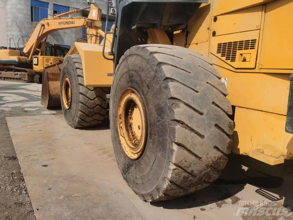 Komatsu WA 500-3 Kolové nakladače