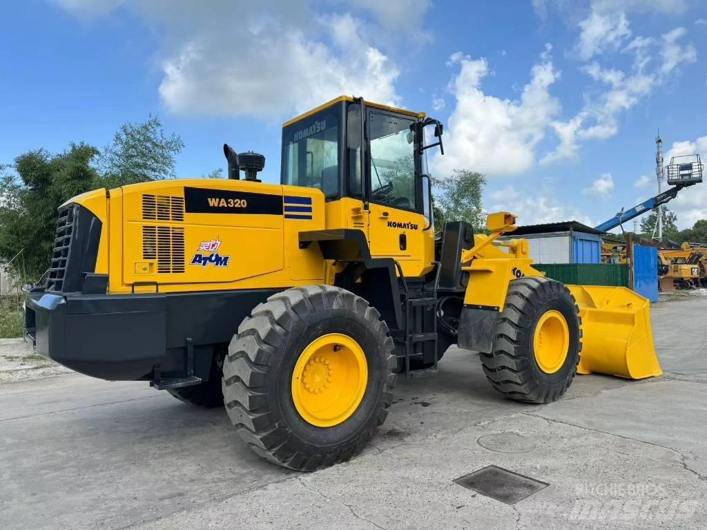 Komatsu WA 320-5 Kolové nakladače
