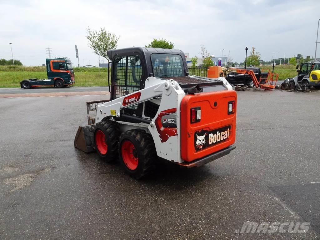 Bobcat S450 Smykem řízené nakladače