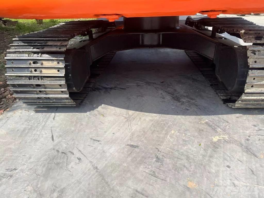 Hitachi ZX 70 Pásová rýpadla