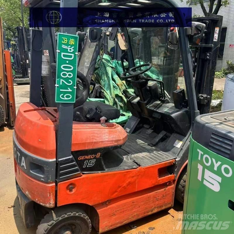 Toyota 15 Akumulátorové vozíky
