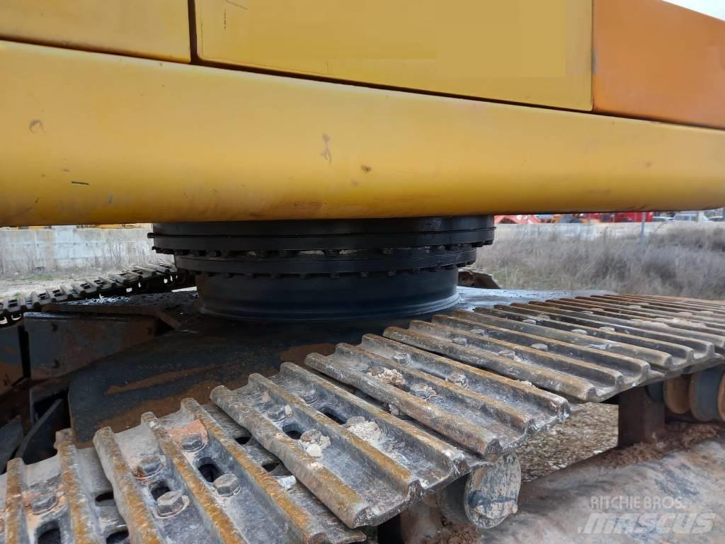 Komatsu PC450LC Pásová rýpadla