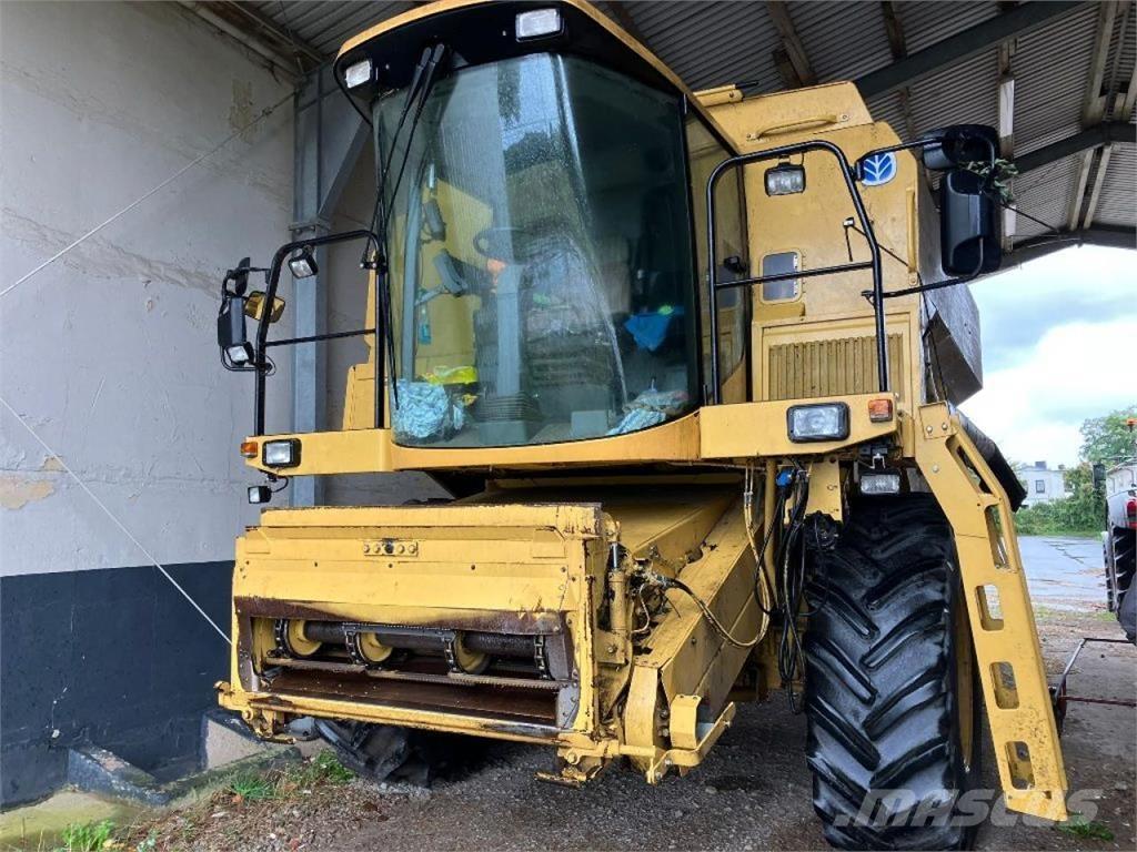 New Holland TX67 Sklízecí mlátičky