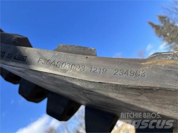  CAMSO 581868D1 Pásy, řetězy a podvozek