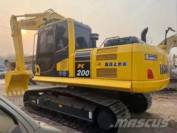 Komatsu PC 200 Pásová rýpadla