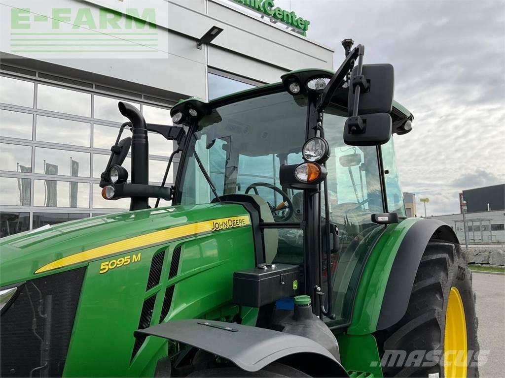 John Deere 5095M Traktory