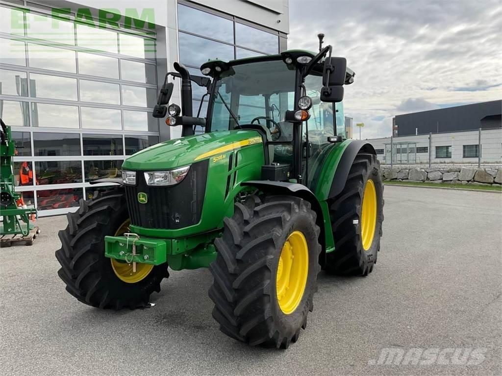 John Deere 5095M Traktory