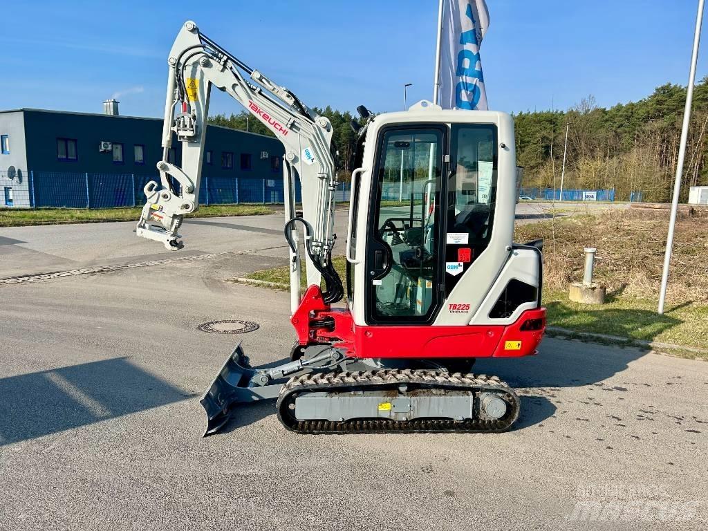 Takeuchi TB 225 Mini rýpadla < 7t
