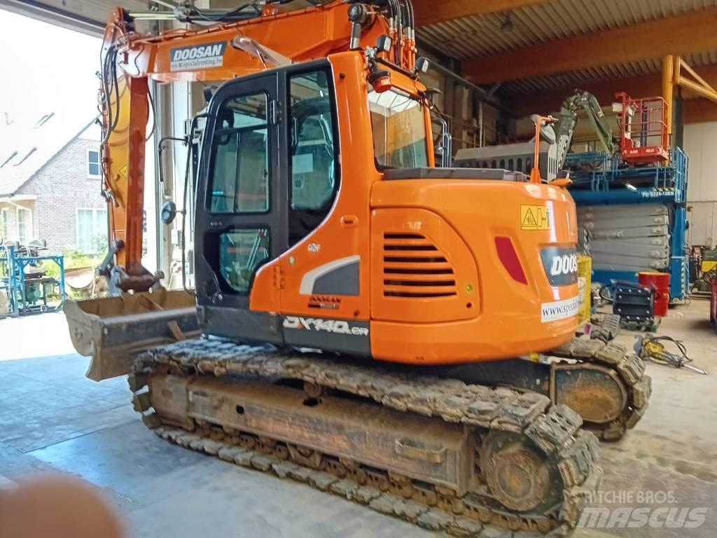 Doosan DX 140 LCR Pásová rýpadla