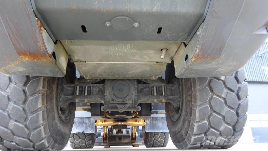 Liebherr L566 xPower Kolové nakladače