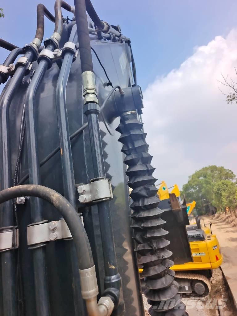 Hyundai HX 220 Pásová rýpadla