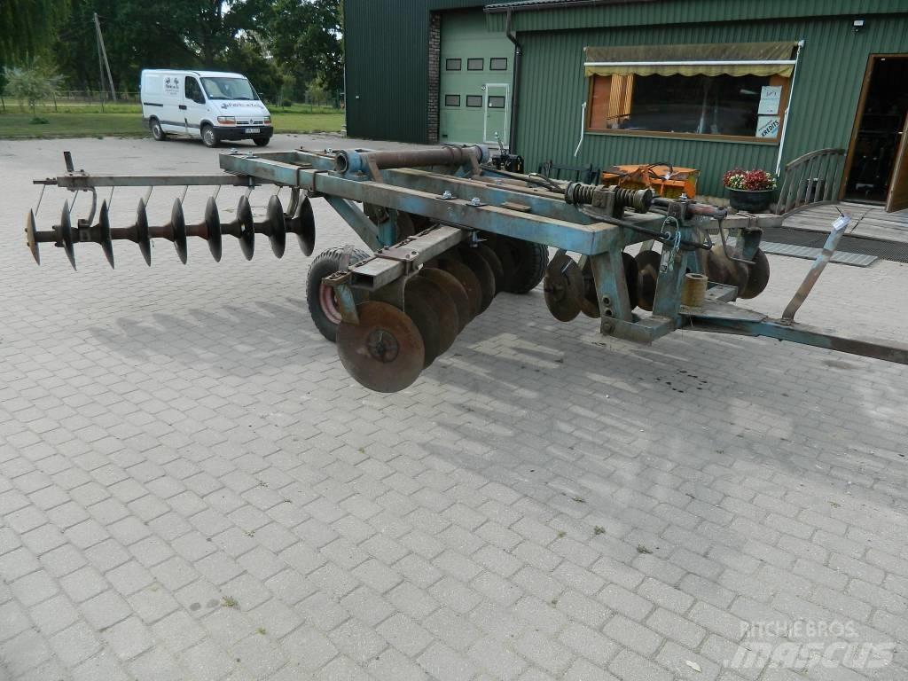 Fiskars FTR32 Talířové brány