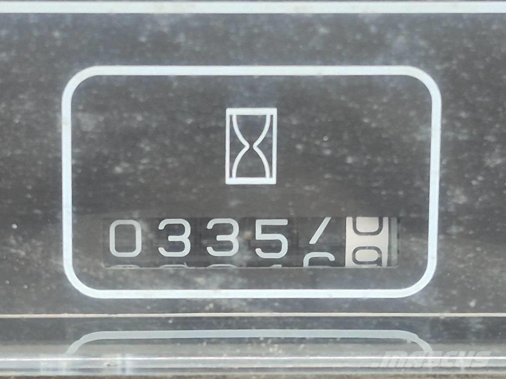 Nissan F04 B 40 H Další