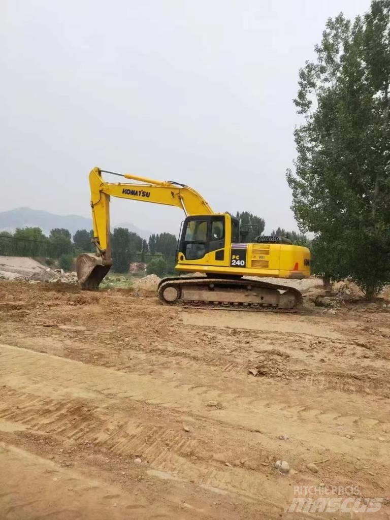 Komatsu PC 240 Pásová rýpadla