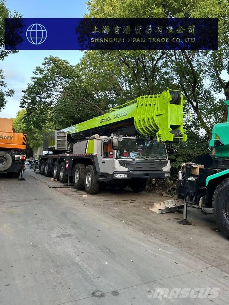 Zoomlion ZAT 2200 V Univerzální terénní jeřáby