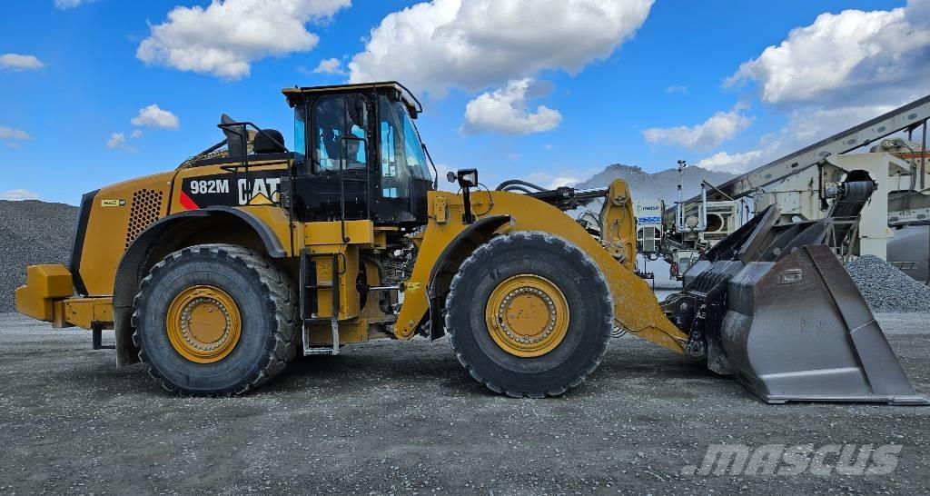 CAT 982 M Kolové nakladače