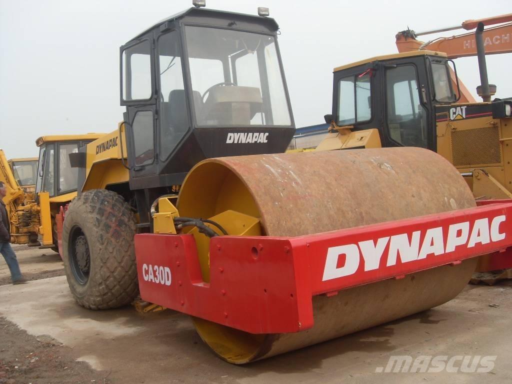 Dynapac CA 30 D Tahačové válce