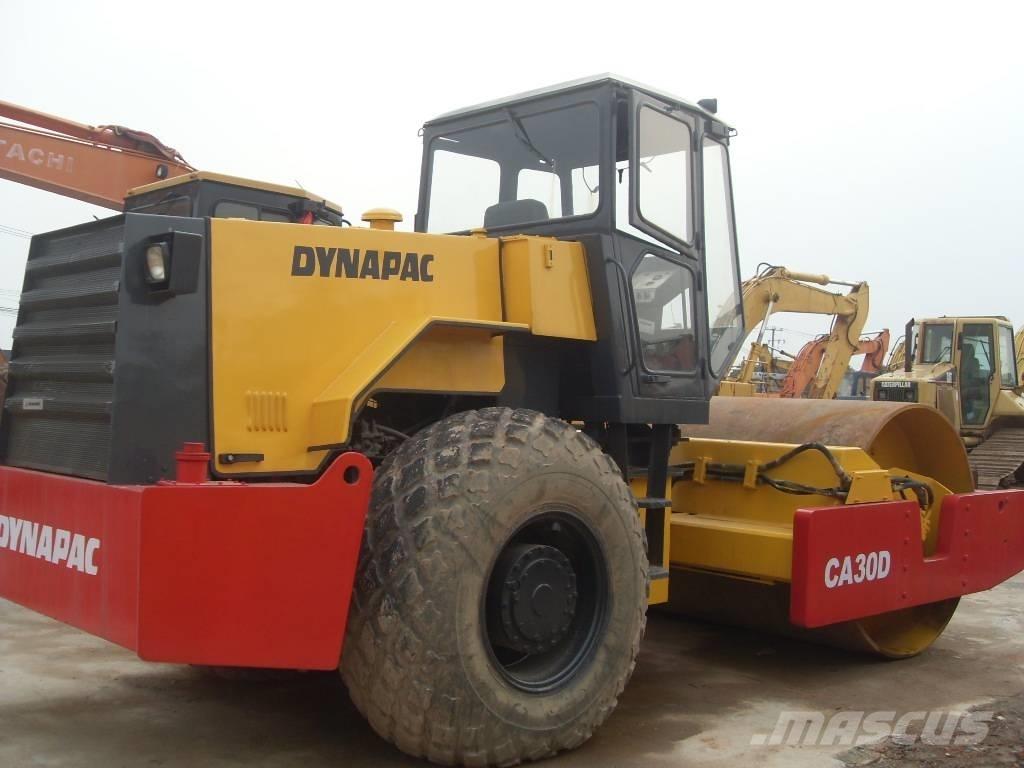 Dynapac CA 30 D Tahačové válce