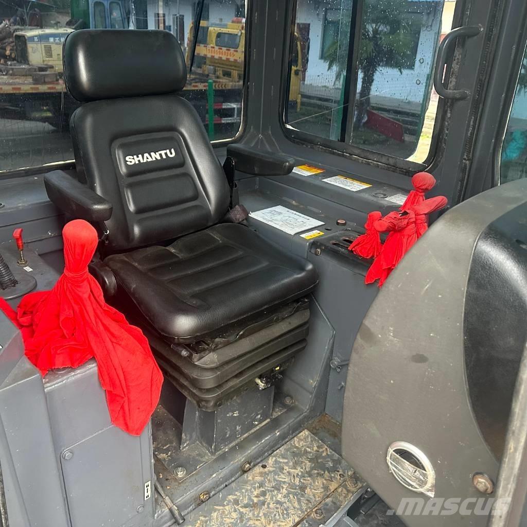 Shantui SD16 Pásové dozery