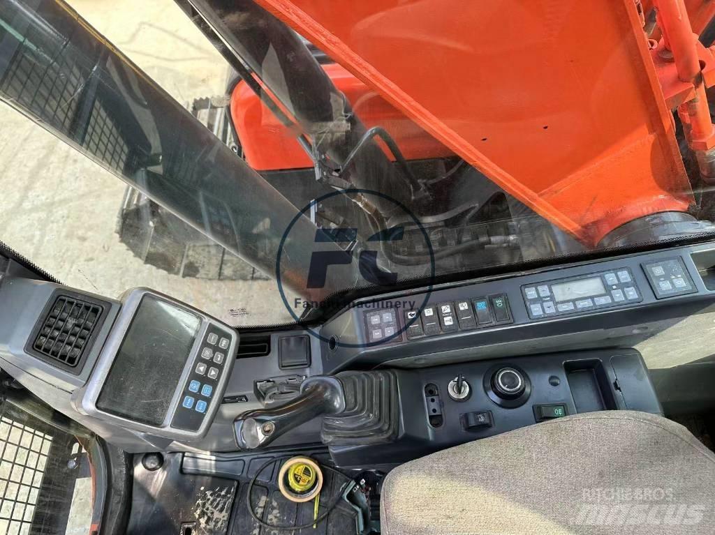 Doosan DX 140 Pásová rýpadla