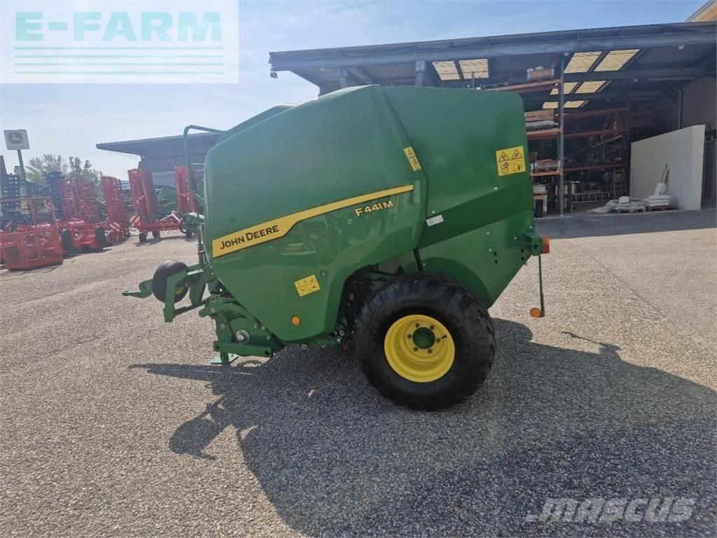 John Deere F441M Lis na hranaté balíky