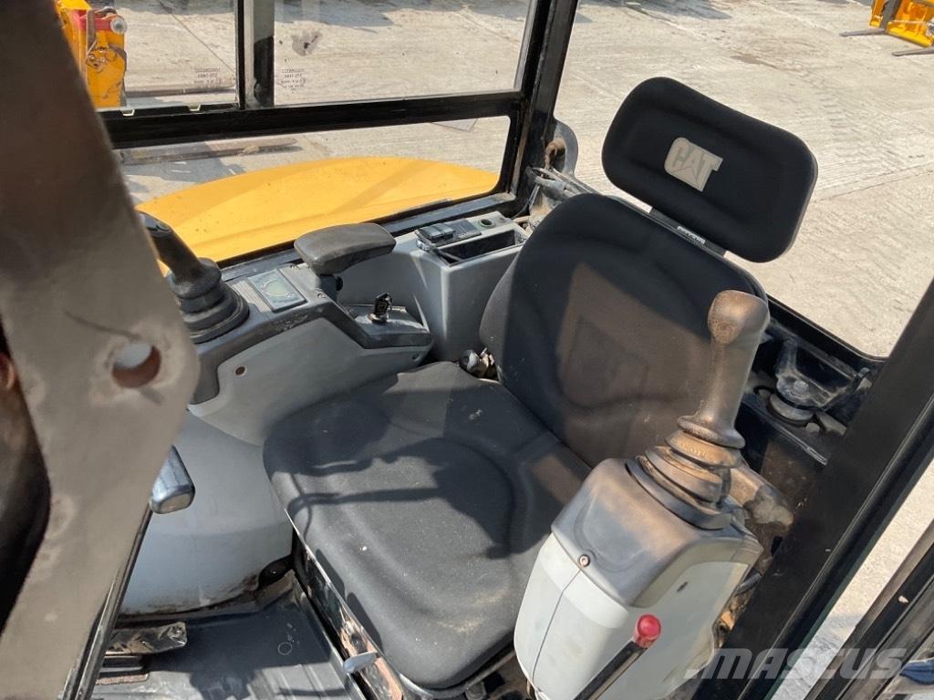 CAT 302.7 D CR Mini rýpadla < 7t