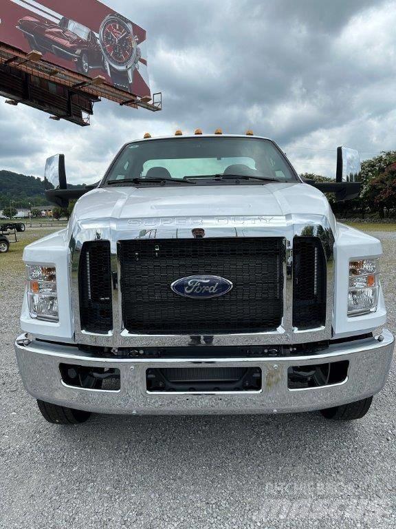 Ford F-750 Nákladní vozidlo bez nástavby