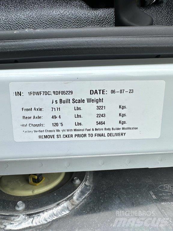 Ford F-750 Nákladní vozidlo bez nástavby