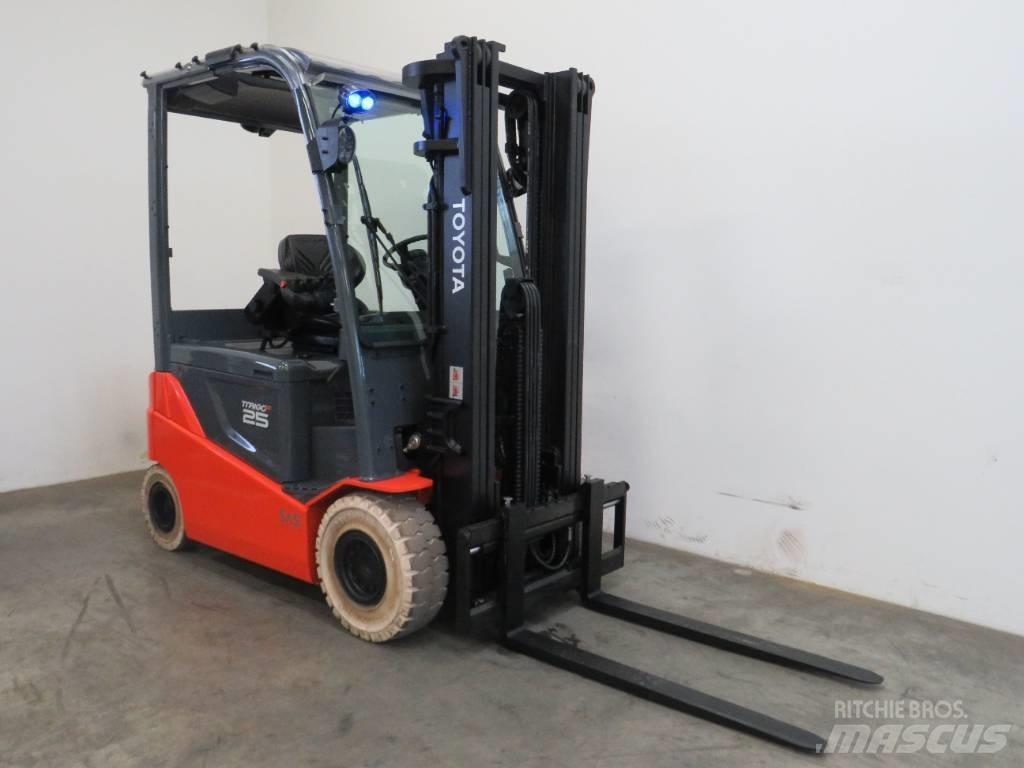 Toyota 8 FBMKT 25 Akumulátorové vozíky
