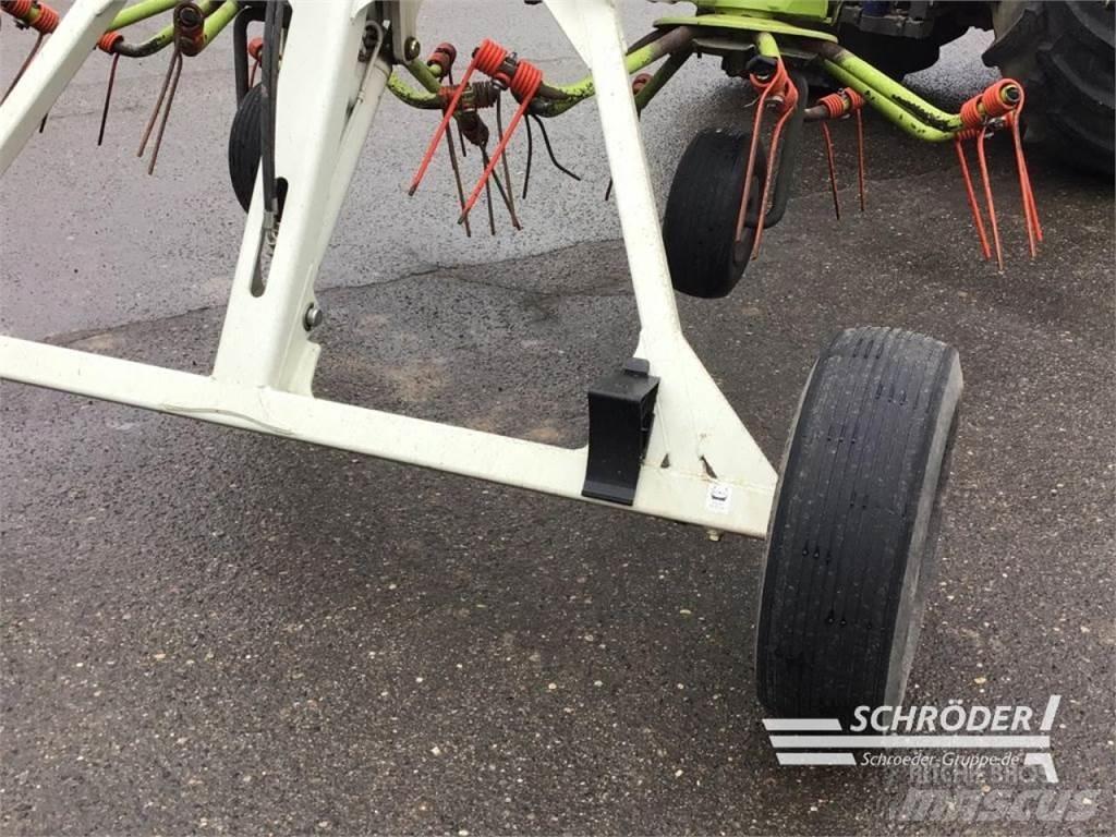 CLAAS VOLTO 800 T Obraceče a shrabovače sena