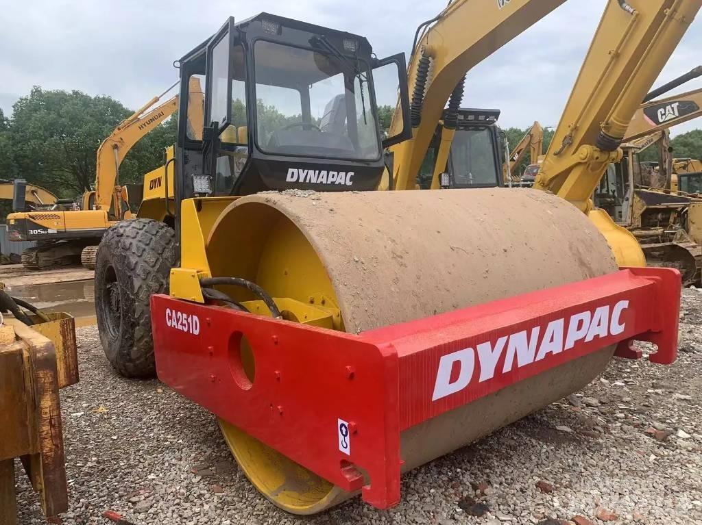 Dynapac CA 251 D Tahačové válce