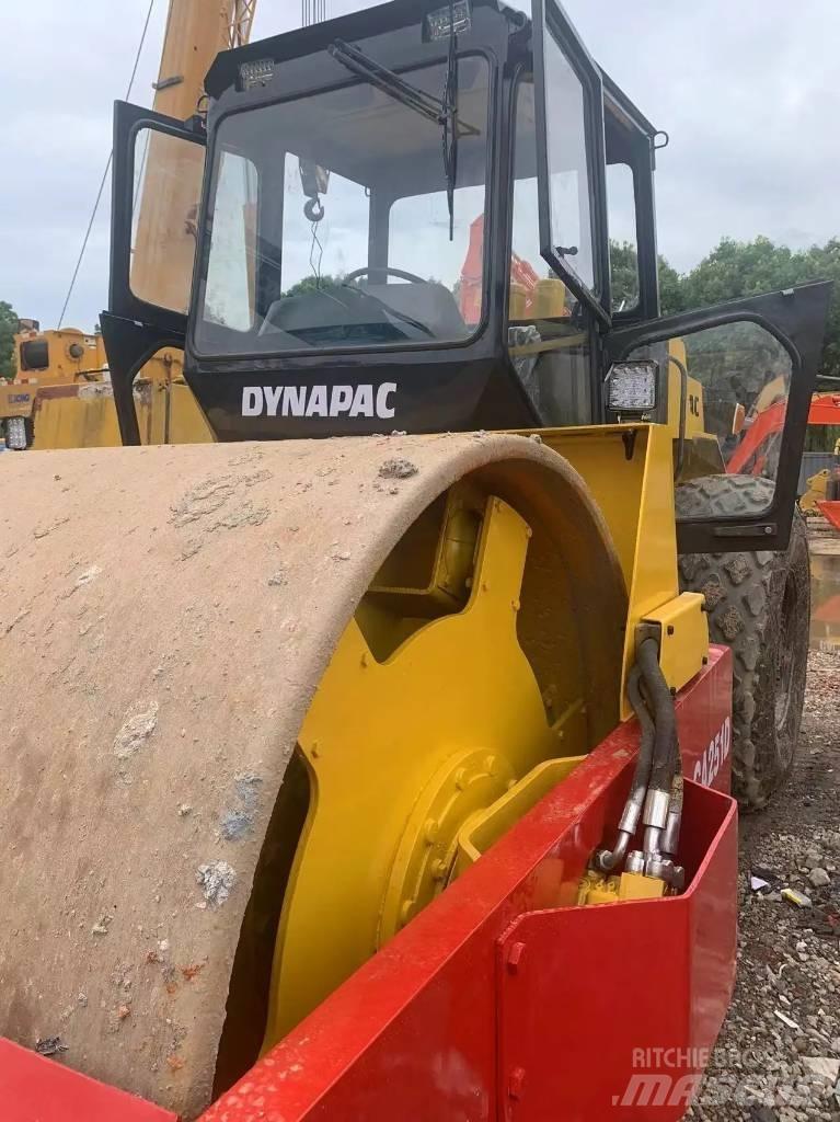 Dynapac CA 251 D Tahačové válce