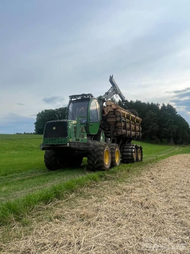 John Deere 1110E Vyvážecí traktory