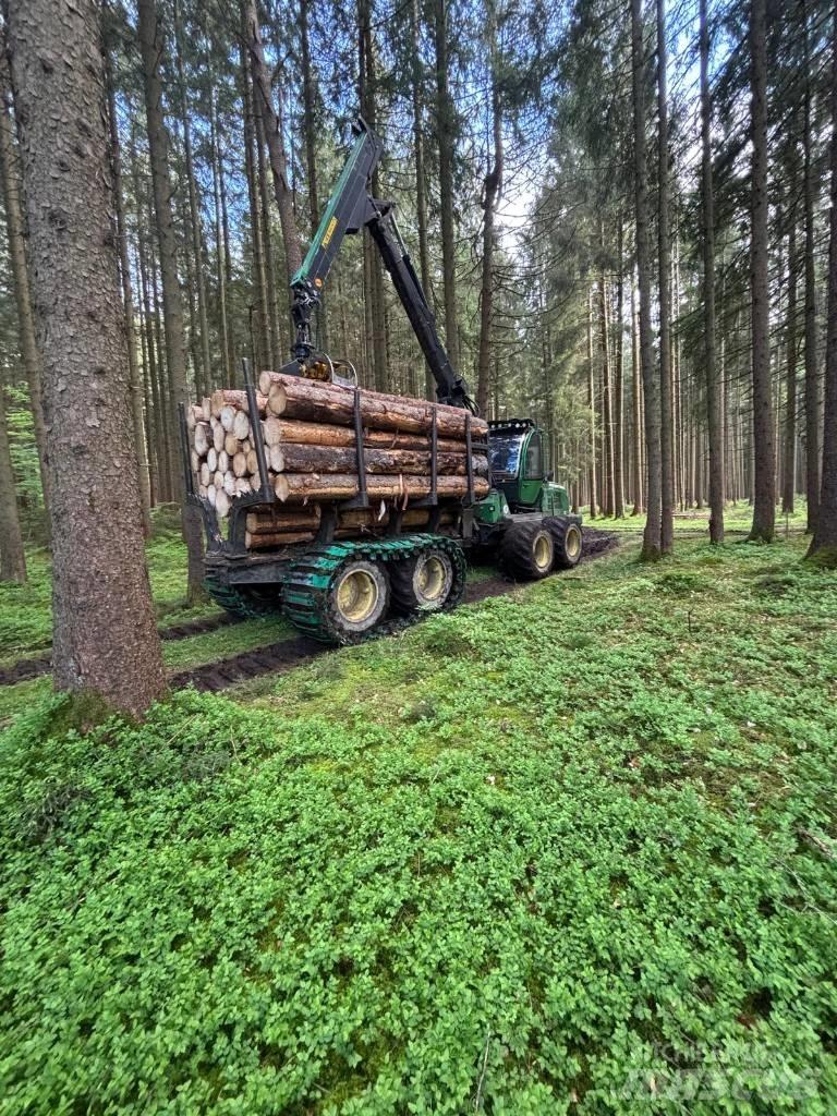 John Deere 1110E Vyvážecí traktory
