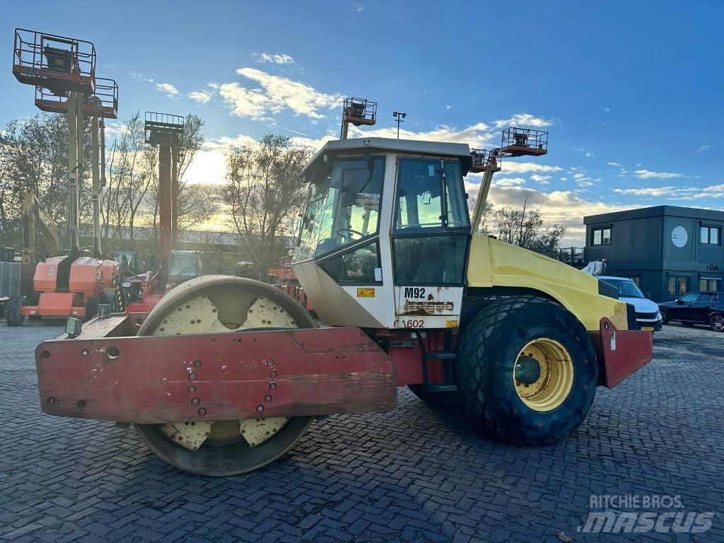 Dynapac CA 602 D Tahačové válce