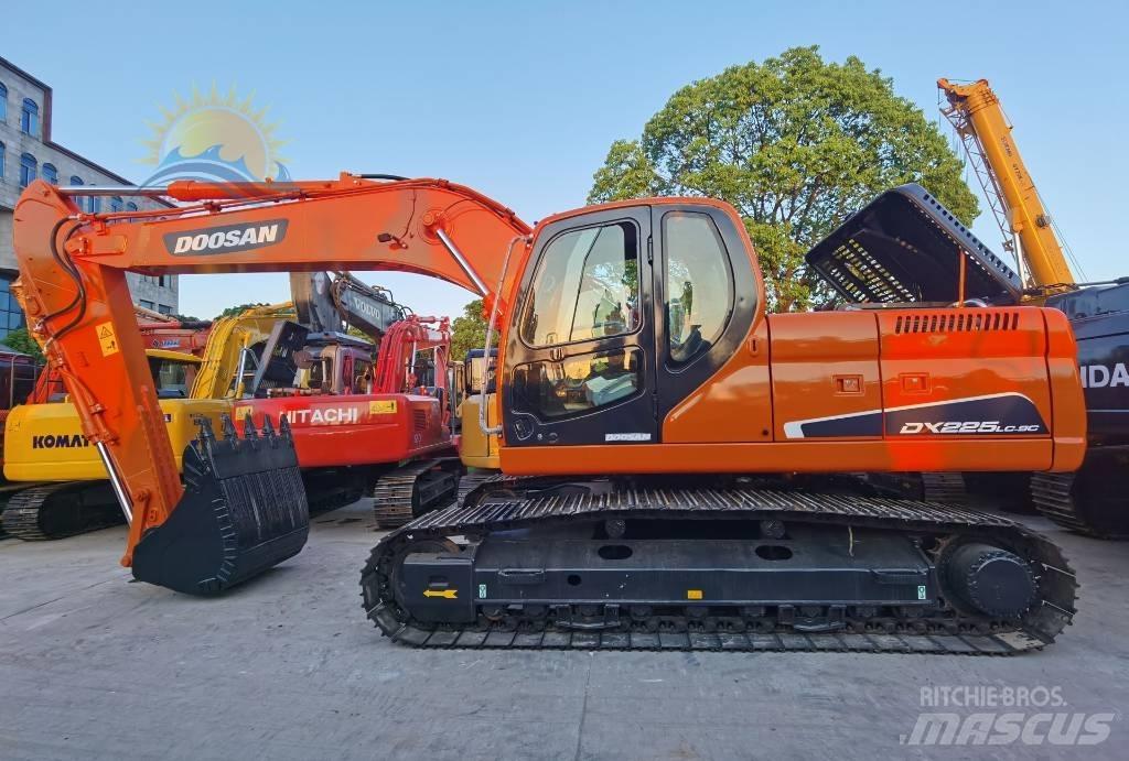 Doosan DX 225 LC Pásová rýpadla
