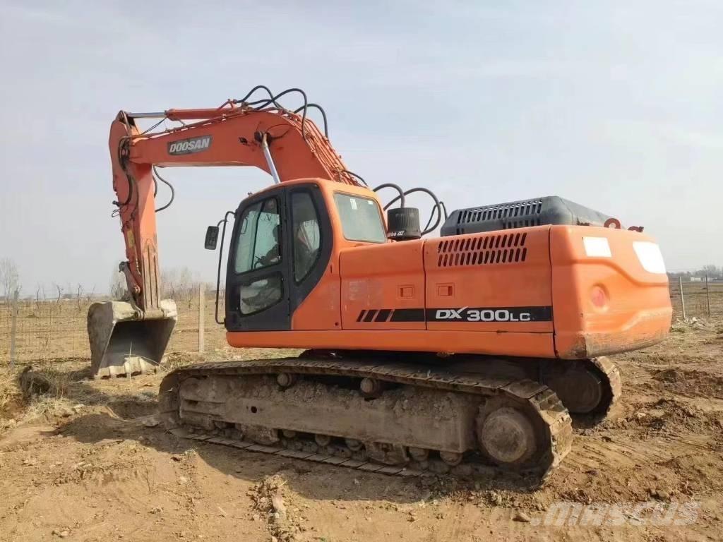 Doosan DX300LC Pásová rýpadla