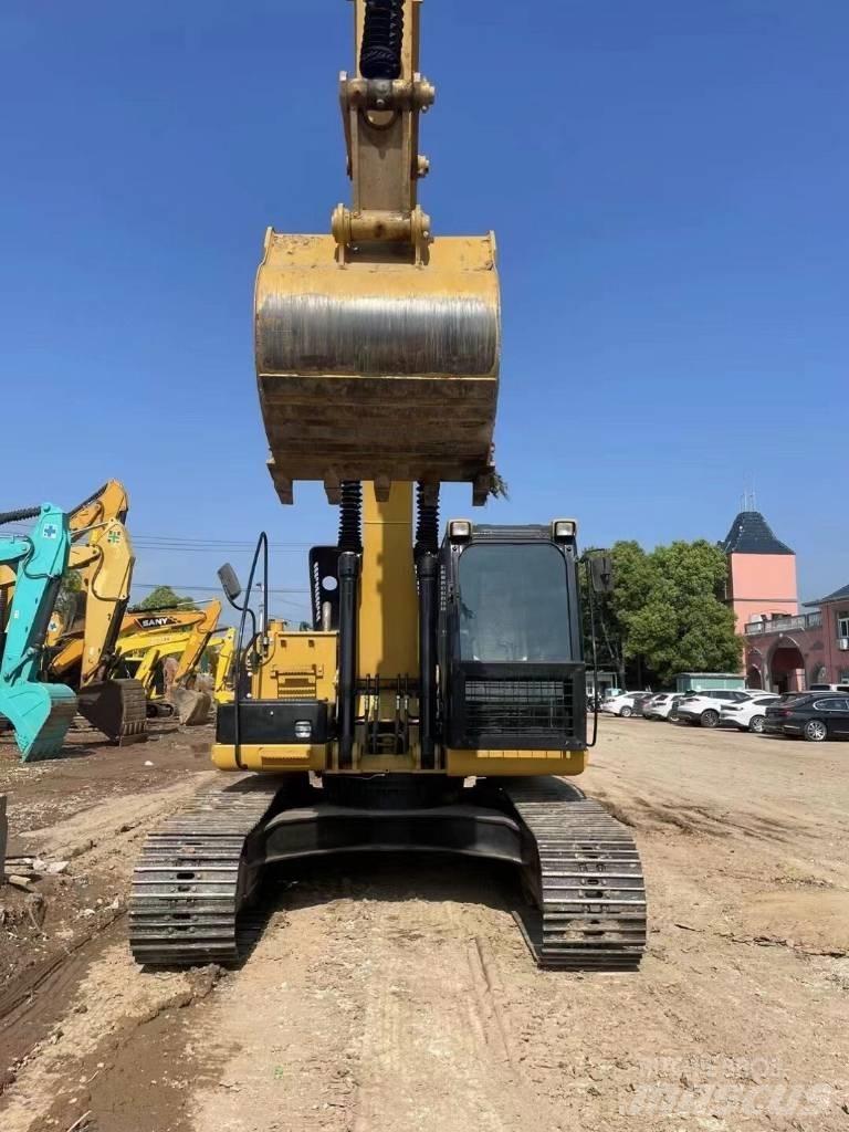 CAT 323 D Pásová rýpadla