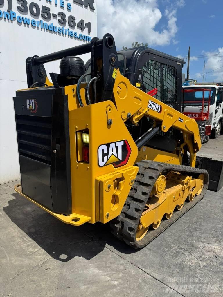 CAT 259D3 Smykem řízené nakladače
