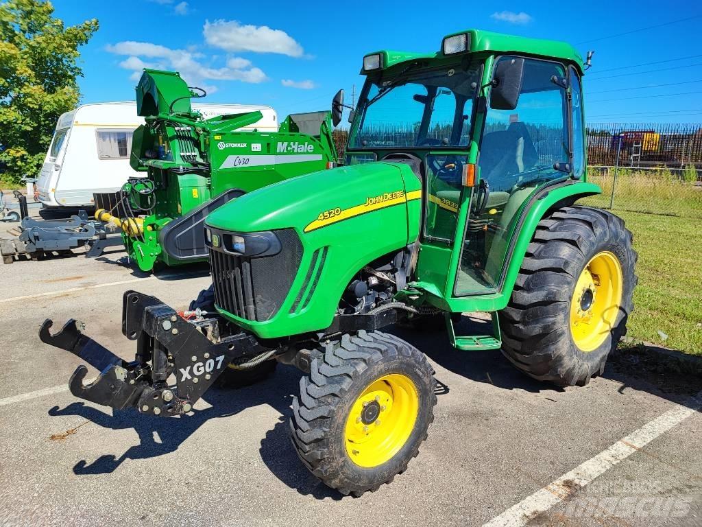 John Deere 4520 Kompaktní traktory
